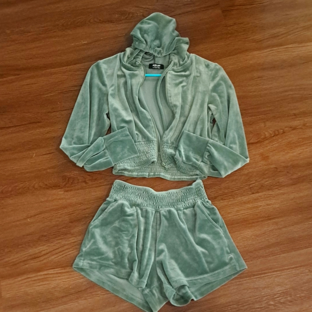 2 piece shorts with hoodie